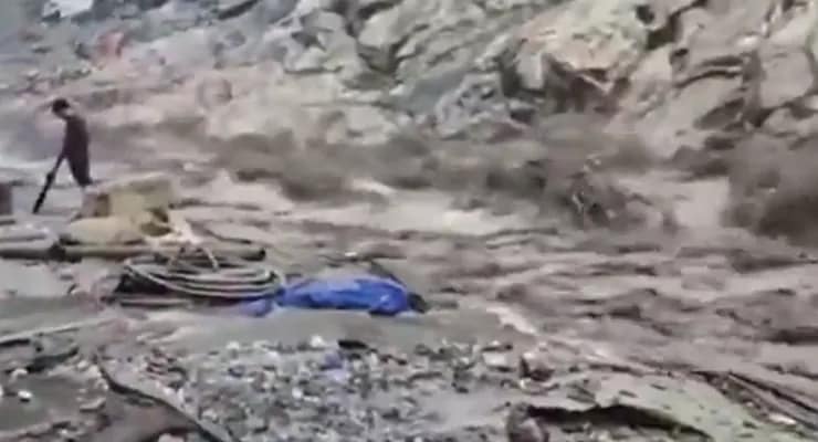 ভারী বৃষ্টির জেরে সিকিমে বৃদ্ধি পেল তিস্তা নদীর জলস্তর
