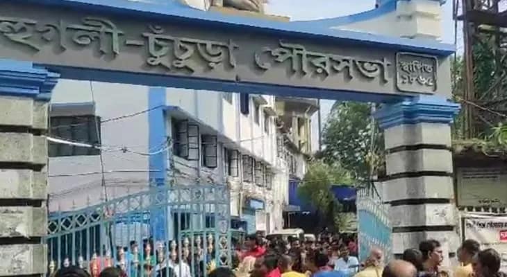 চুঁচুড়ায় জমা জলের সমস্যা মেটাতে তৈরি হবে দু’টি স্থায়ী পাম্পিং স্টেশন