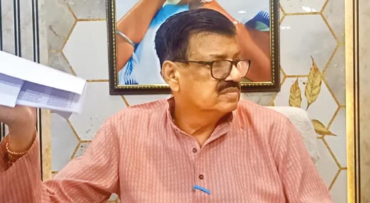 পুরসভার ৬৫০ জন অস্থায়ী কর্মীর তালিকা নিয়ে কলকাতার পথে রবি