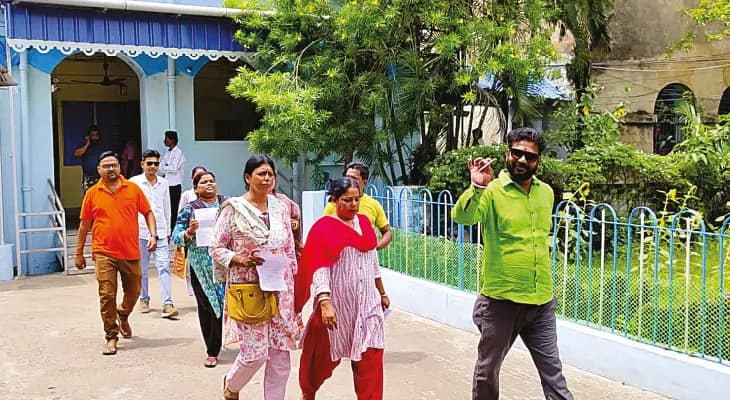 বিজেপির নেতা-কর্মীরা হাজিরা দিলেন থানায়