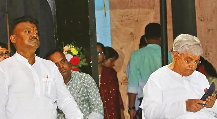 জনপ্রতিনিধিদের অন্ধকারে রেখে পঞ্চায়েতের কাজ, মন্ত্রীর কাছে নালিশ করলেন বিধায়করা