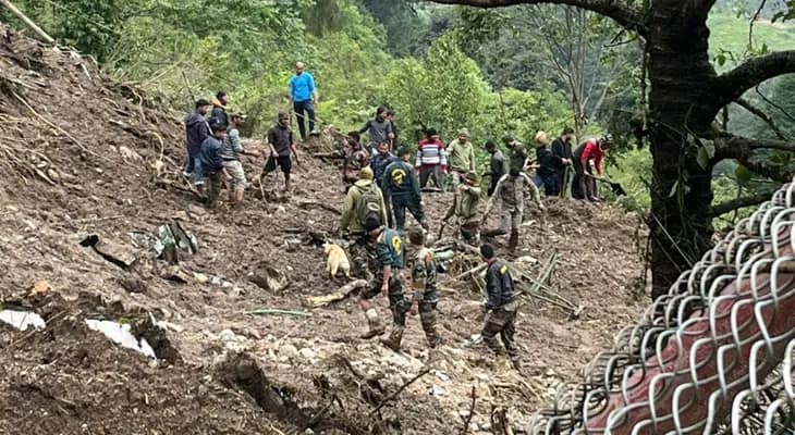 নিখোঁজ সেনা জওয়ানদের সন্ধানে উত্তর সিকিমের ছাতেনে চলছে তল্লাশি, নামানো হয়েছে প্রশিক্ষণপ্রাপ্ত কুকুর