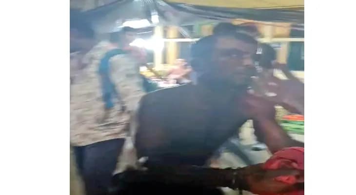 ফের উত্তরপাড়ায় পোড়া মোবিল হামলায় আক্রান্ত তরুণী, অভিযুক্তকে গণপিটুনি