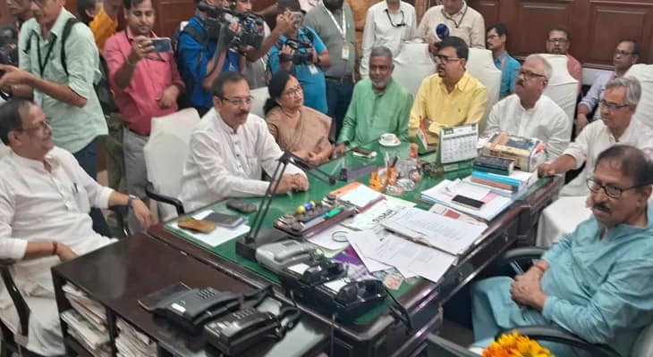 বিধানসভার অধিবেশন শুরুর আগে স্পিকারের ঘরে সর্বদলীয় বৈঠক