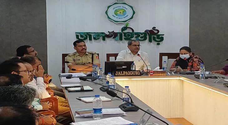 দুর্যোগ মোকাবিলায় সবরকম প্রস্তুতি সেরে রাখতে জলপাইগুড়িতে বৈঠক