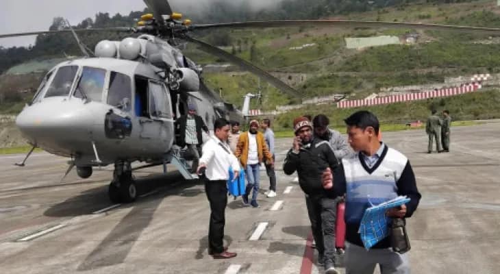 আবহাওয়া বিগড়ে যাওয়ায় মাঝপথে বন্ধ উদ্ধার অভিযান, এখনও ছাতেনে আটকে ৬৩ পর্যটক