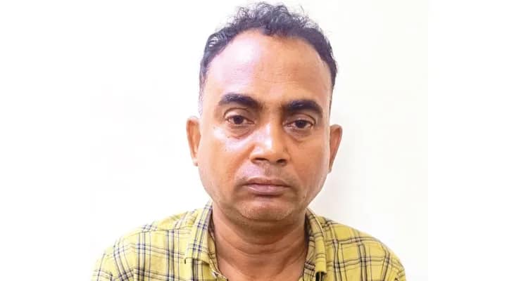 শাসনে দিনের আলোয় ঠিকাকর্মী সেজে  সরকারি পাইপ চুরি, পুলিসের জালে ৩