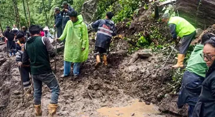উত্তর সিকিমে আর কোনও পর্যটক আটকে নেই, জানাল সিকিম প্রশাসন