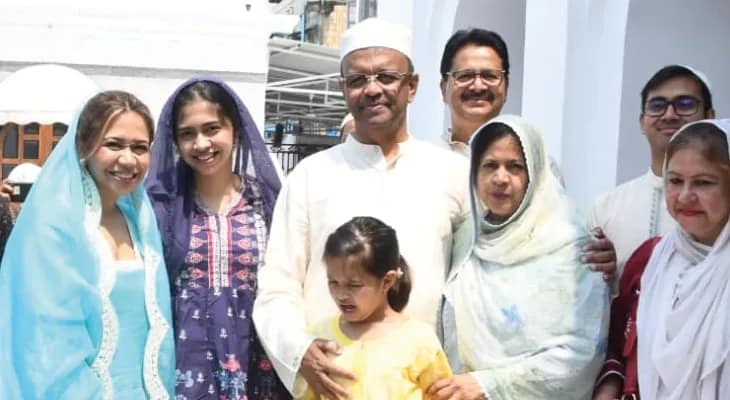 চেতলায় ঈদ পালনে শামিল কলকাতার মেয়র ফিরহাদ হাকিম