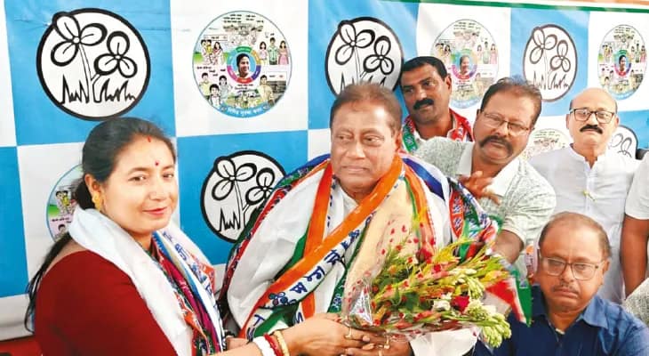 তৃণমূল পার্টি অফিসে শঙ্করকে সংবর্ধনা, গরহাজির অনেকেই