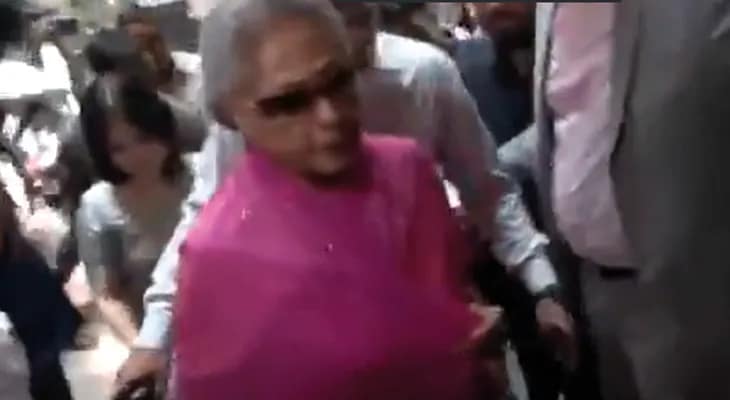 ক্রিকেটার রিঙ্কু সিং ও সাংসদ প্রিয়া সরোজের বাগদানের অনুষ্ঠানে পৌঁছলেন অভিনেত্রী তথা সপা সাংসদ জয়া বচ্চন