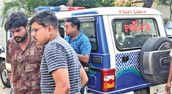 মূল অভিযুক্ত সহ ৩ জনকে আনা হল মুম্বই থেকে, খোঁজ মেলেনি নির্যাতিত কিশোরের, ইসলামপুরে বিক্ষোভ পরিজনদের