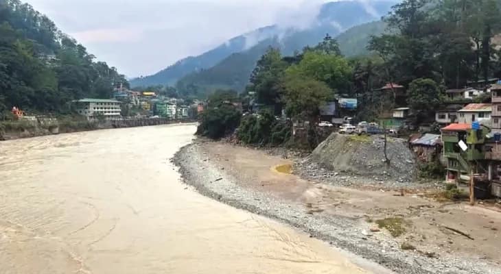 হিমবাহগুলি ক্রমশ পিছিয়ে যাচ্ছে, প্রভাব পড়ছে উত্তরের নদীগুলিতে
