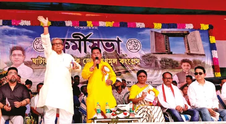 ঘাটাল মাস্টার প্ল্যান রূপায়নে কর্মীদের সহযোগিতার আহ্বান তৃণমূল নেতৃত্বের
