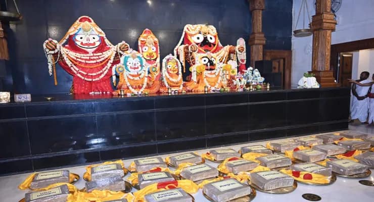 রাজ্যের প্রত্যেক জেলার নামে দীঘা জগন্নাথ মন্দিরে আজ খোয়া ক্ষীরের ভোগ দেওয়া হল