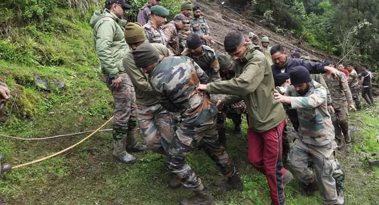 উত্তর সিকিমে ধসে নিখোঁজ জওয়ানের দেহ উদ্ধার, এখনও খোঁজ চলছে আরও ৫ জনের