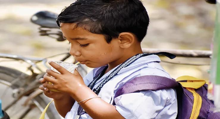 তীব্র গরমে হাঁসফাঁস অবস্থা, সব প্রাথমিক স্কুল সকালে করার দাবি, বোর্ডকে চিঠি