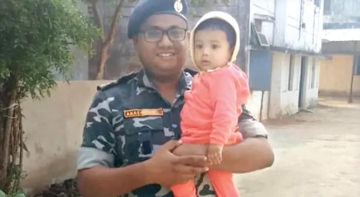 কথা রাখতে পারলেন না বাবা, মেয়ের জন্মদিনের আগে ফিরল কফিনবন্দি দেহ