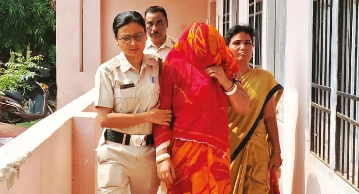 স্বামীকে বাঁচাতেই এলোপাথাড়ি কোপ, ব্রহ্মপুরে যুবক খুনে মহিলা ধৃত অসমে