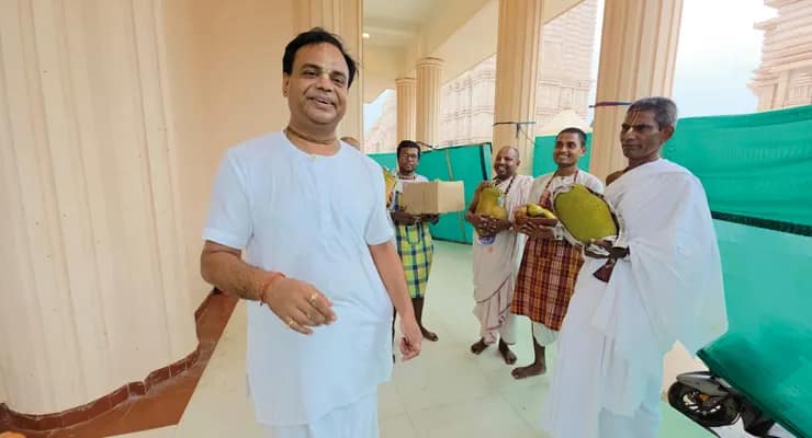 জগন্নাথের স্নানযাত্রায় ভোগ নিবেদনের জন্য নিজের বাড়ির গাছের আম ও কাঁঠাল পাঠালেন মুখ্যমন্ত্রী মমতা বন্দ্যোপাধ্যায়