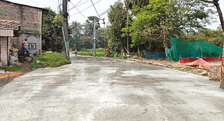 ইংরেজ আমল থেকে কাঁচা রাস্তা, স্বাধীনতার পর প্রথম পিচ পড়ল হাওড়ার পাঁচটি ওয়ার্ডে