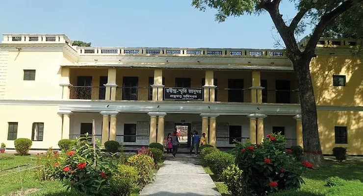 বাংলাদেশের সিরাজগঞ্জে কবিগুরু রবীন্দ্রনাথ ঠাকুরের পৈতৃক বাড়িতে হামলা চালাল দুষ্কৃতীরা, ভাঙচুর করা হয়েছে একাধিক আসবাবপত্র