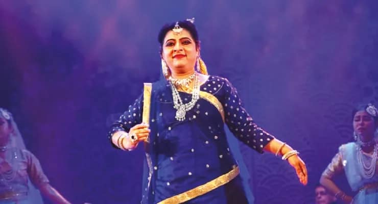 ‘শ্যামা’র  ভূমিকায় ডোনা