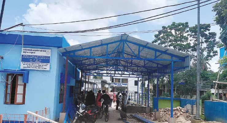 উলুবেড়িয়ার চণ্ডীপুর গ্রামীণ হাসপাতালে সাড়ে ২৬ লক্ষ টাকা খরচে তৈরি হচ্ছে শেড ও রাস্তা