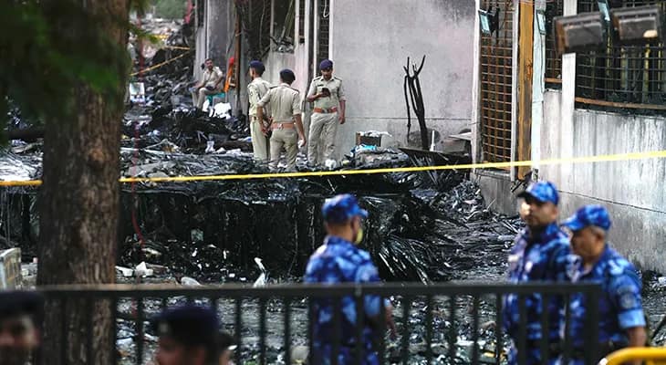 দুর্ঘটনাস্থল থেকে উদ্ধার ৭০ ভরি সোনা, ৮০ হাজার নগদ
