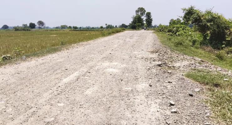 কিশমতপুর থেকে ঘাগরাগামী পিচের রাস্তা বেহাল, ক্ষোভ
