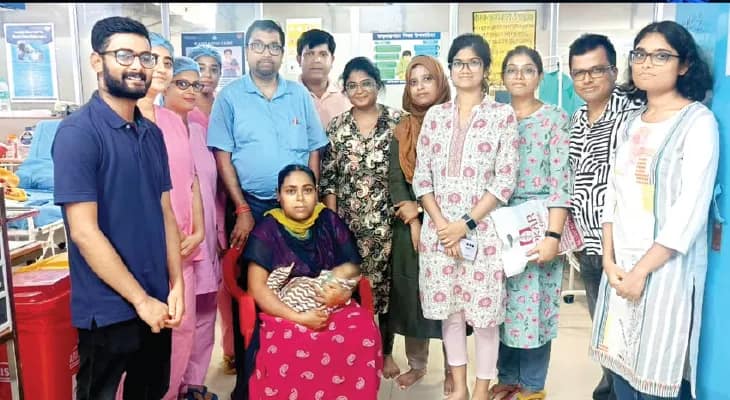 জরায়ু ছিঁড়ে পেটে সন্তান ভাগ্যক্রমে রক্ষা মা-ছেলের!