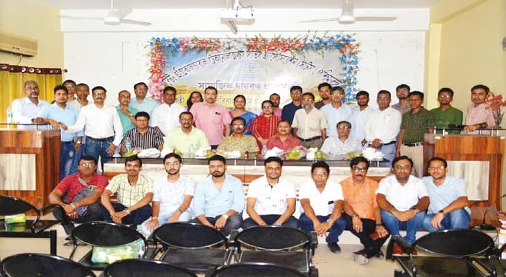 কৃতী ও দুঃস্থ মেধাবী ছাত্রছাত্রীদের পাশে দাঁড়ালেন কৃষি প্রযুক্তিবিদরা