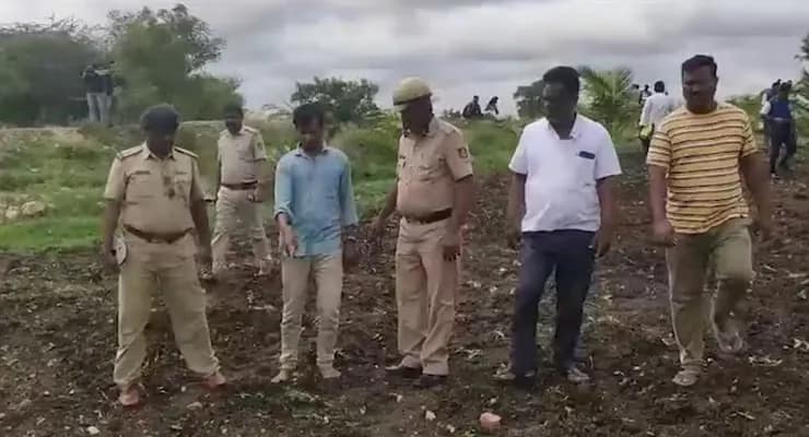 বিয়ের জোরাজুরি করায় প্রেমিকাকে হত্যা, নদীর চর থেকে উদ্ধার কঙ্কাল