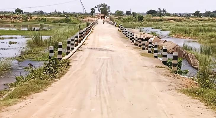 মহম্মদবাজারে দ্বারকা নদের উপর কজওয়ে বেহাল, সংস্কারের দাবি