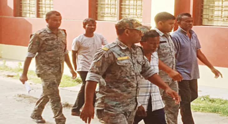 বলরামপুরে গাড়ি ভাঙচুর, মারধর পুলিসকর্মীদের, গ্রেপ্তার ৭ জন