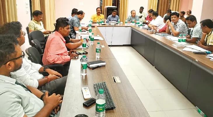 বর্ষায় ঝড়-বৃষ্টিতে বিদ্যুৎ সরবরাহ স্বাভাবিক রাখতে দুই জেলার শীর্ষকর্তাদের নিয়ে উচ্চপর্যায়ের বৈঠক