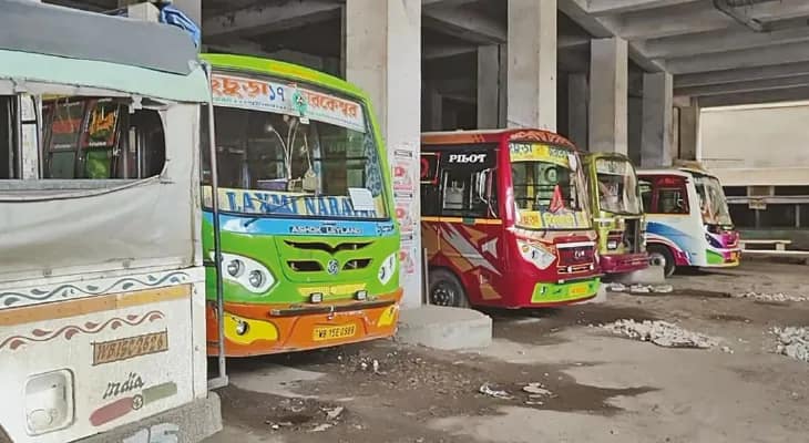 হুগলিজুড়ে বাস ধর্মঘট, যাত্রী দুর্ভোগ, রাজ্যের হস্তক্ষেপে প্রত্যাহার একদিনেই