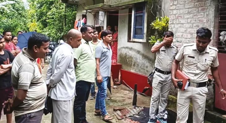 জীবনতলায় ঘর থেকে উদ্ধার এক নাবালিকার দেহ, মৃত্যু ঘিরে রহস্য