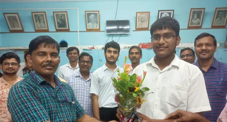 রিভিউতে বাড়ল ৩ নম্বর, মাধ্যমিকে মেধা তালিকায় অষ্টম স্থানে উঠে এল তমলুকের অন্তরীপ