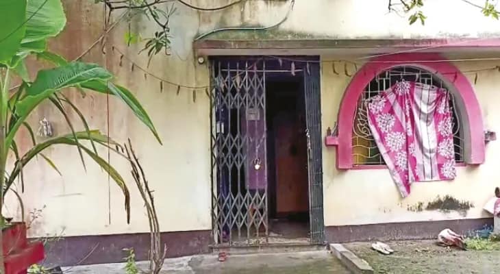 পারিবারিক বিবাদে অগ্নিদগ্ধ  প্রৌঢ়া, বাঁশবেড়িয়ায় চাঞ্চল্য