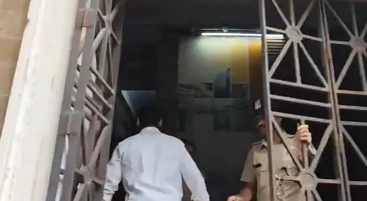 মিঠি নদীর সংস্কারে দুর্নীতি: ইডি অফিসে হাজিরা দিলেন অভিনেতা ডিনো মরিয়া