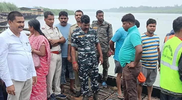 নৌকা থেকে ভাগীরথীতে পড়ে তলিয়ে গেলেন যুবক