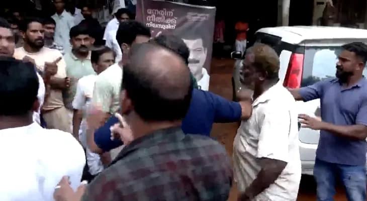 নিলাম্বুর বিধানসভার উপ নির্বাচন: ঝামেলায় জড়িয়ে পড়লেন ইউডিএফ ও এলডিএফের কর্মীরা