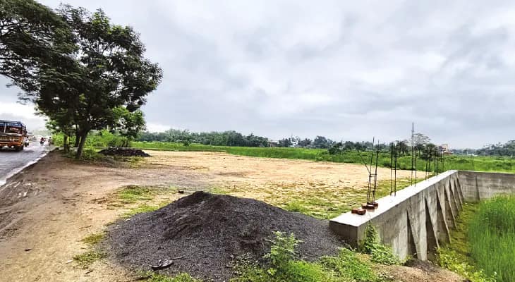 বেসরকারি বাসস্ট্যান্ড নির্মাণ থমকে, পরিবহণমন্ত্রীর সঙ্গে কথা বিধায়কের