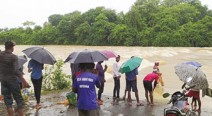 ঝাড়খণ্ডের গালুডি ও চান্ডিল ড্যাম থেকে  ছাড়া হয়েছে ৪.১২ লক্ষ কিউসেক জল