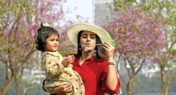 শিশুকে সঠিক সামাজিক ব্যবহার শেখান