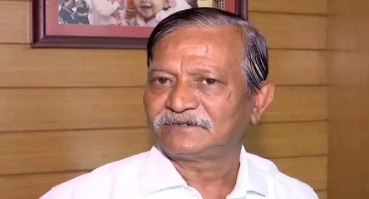 স্ত্রীর বাৎসরিকে নিমন্ত্রিতদের খাওয়ানোয় ছাড় সুজয়কৃষ্ণকে
