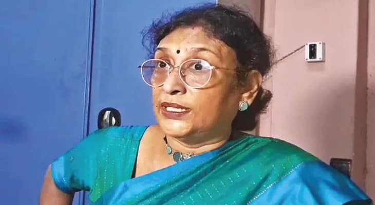 তুলসীর মালা পরে বিদ্যালয়ে ‘নো এন্ট্রি’! ফতোয়া জারি করে বিতর্কে প্রধান শিক্ষিকা