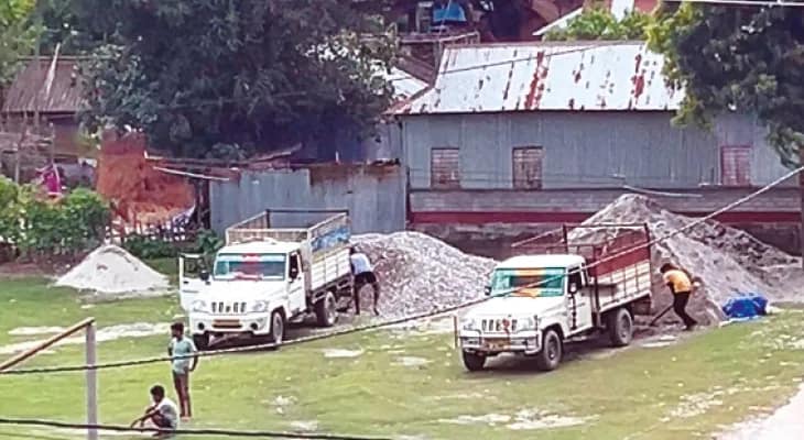 দখলদারদের দৌরাত্ম্য, গোসানিমারি হাইস্কুলের খেলার মাঠের অস্তিত্ব সঙ্কটে