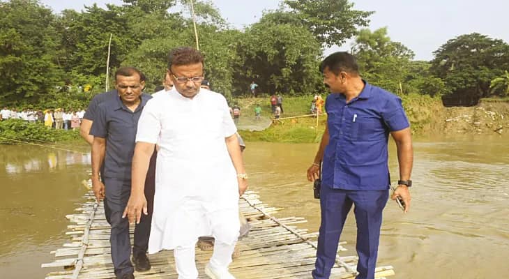 বিরোধীদের গুন্ডারাজে বাঁধের কাজ হচ্ছে না, খানাকুলে তোপ ফিরহাদের